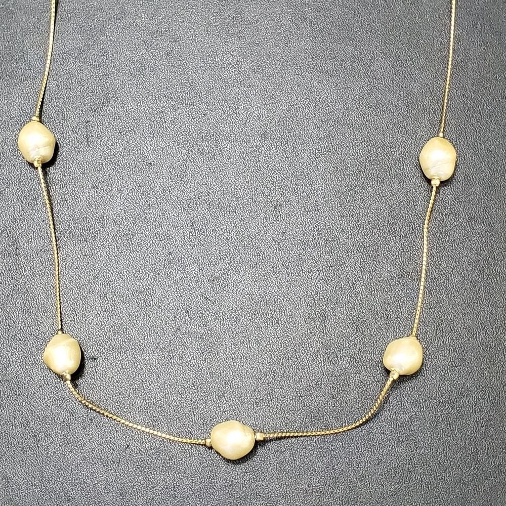 Gold tone faux pearl long necklace 34" - Picture 2 of 8